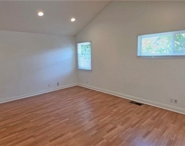 417 Beryl Cove Way - Photo Thumbnail 32