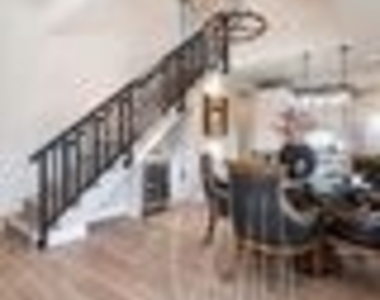 32 Dauphin - Photo Thumbnail 13