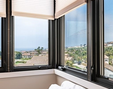 32 Dauphin - Photo Thumbnail 44