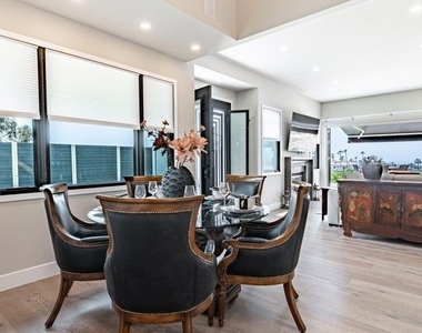 32 Dauphin - Photo Thumbnail 25