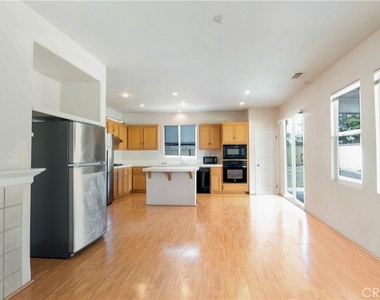 22272 Summer Holly Avenue - Photo Thumbnail 9