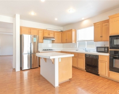 22272 Summer Holly Avenue - Photo Thumbnail 8