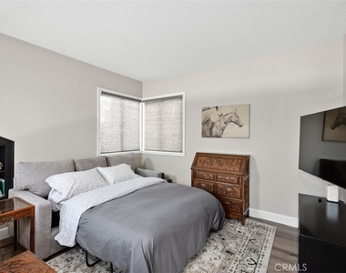 12 Dauphin - Photo Thumbnail 26
