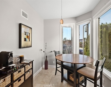 12 Dauphin - Photo Thumbnail 20