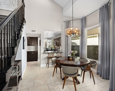 12 Dauphin - Photo Thumbnail 12