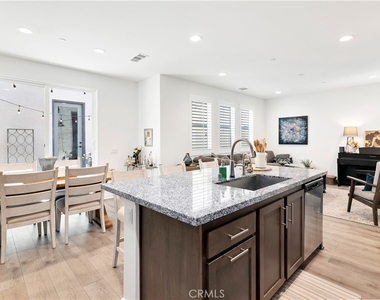 32613 Brunello Way - Photo Thumbnail 10
