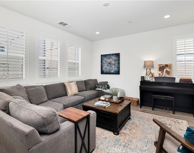 32613 Brunello Way - Photo Thumbnail 4