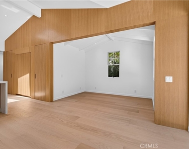 1312 Santanella - Photo Thumbnail 12