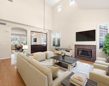 2031 Bravado Street - Photo Thumbnail 6