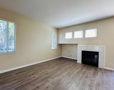34117 Songbird Terrace - Photo Thumbnail 4
