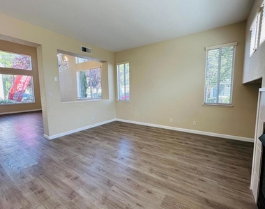 34117 Songbird Terrace - Photo Thumbnail 3