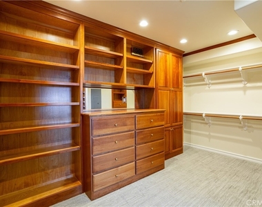24352 Santa Clara - Photo Thumbnail 18