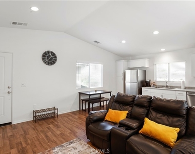 6877 N Curtis - Photo Thumbnail 4
