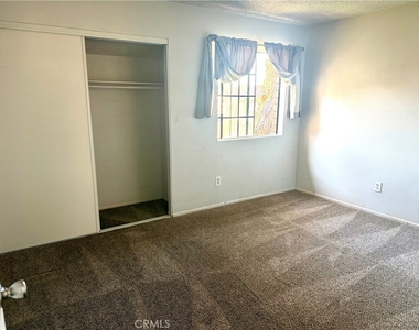 1004 S Mountain - Photo Thumbnail 9