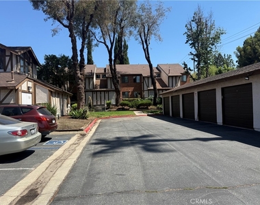 1004 S Mountain - Photo Thumbnail 12