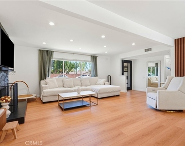 4563 Hempstead St - Photo Thumbnail 4