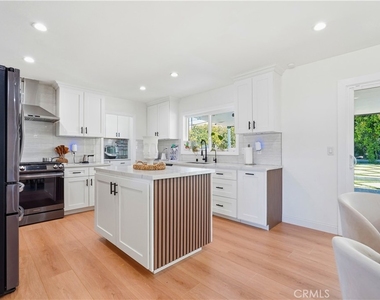 4563 Hempstead St - Photo Thumbnail 9