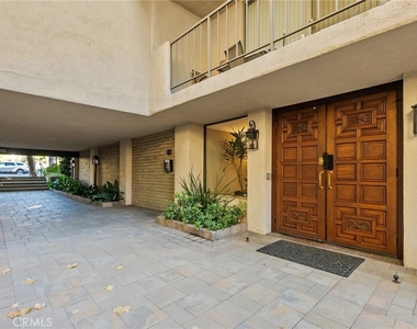 330 W California - Photo Thumbnail 2