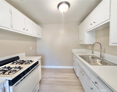 448 Terry Way - Photo Thumbnail 4