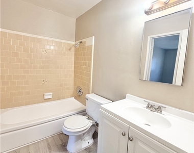 448 Terry Way - Photo Thumbnail 8