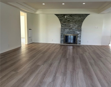 2609 Central - Photo Thumbnail 1
