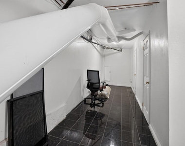 525 Hampton Ave - Photo Thumbnail 25