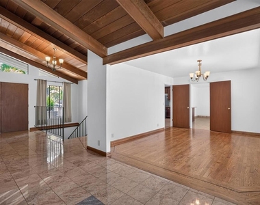 525 Hampton Ave - Photo Thumbnail 5