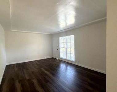 5113 W 20th Street - Photo Thumbnail 4