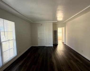5113 W 20th Street - Photo Thumbnail 5