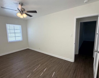 5113 W 20th Street - Photo Thumbnail 15