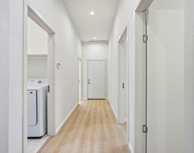 3765 Globe Avenue - Photo Thumbnail 6