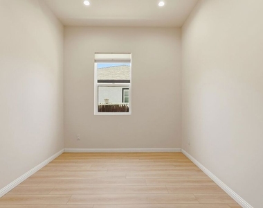 3765 Globe Avenue - Photo Thumbnail 17