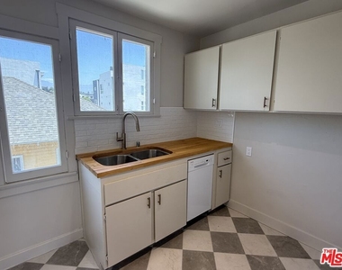 130 S Avenue 63 - Photo Thumbnail 7