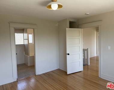 130 S Avenue 63 - Photo Thumbnail 17