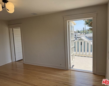 130 S Avenue 63 - Photo Thumbnail 4