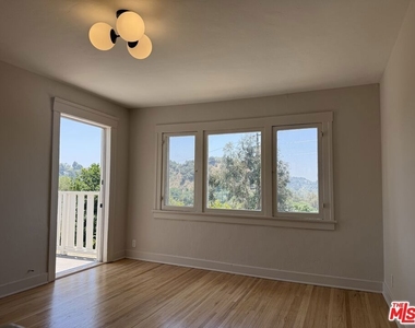 130 S Avenue 63 - Photo Thumbnail 2