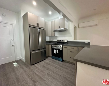 856 S Gramercy Place - Photo Thumbnail 3