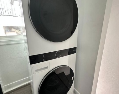 856 S Gramercy Place - Photo Thumbnail 10