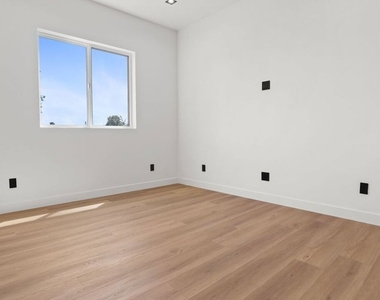 10842 Peach Grove Street - Photo Thumbnail 30