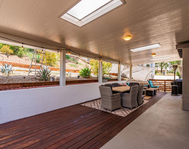 5343 Tendilla Avenue - Photo Thumbnail 18