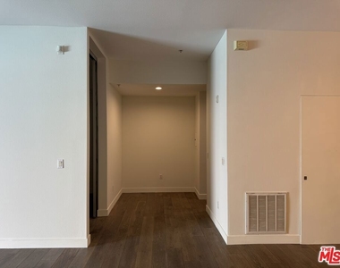 1234 Wilshire Boulevard - Photo Thumbnail 19