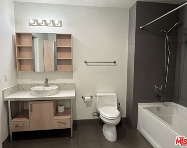 1234 Wilshire Boulevard - Photo Thumbnail 25