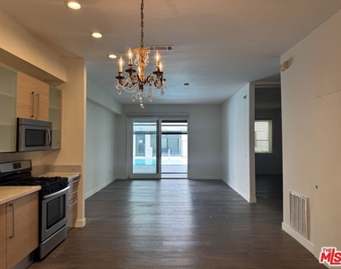 1234 Wilshire Boulevard - Photo Thumbnail 14