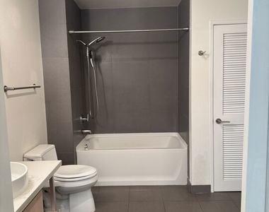 1234 Wilshire Boulevard - Photo Thumbnail 24