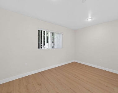3436 Hunter Street - Photo Thumbnail 16