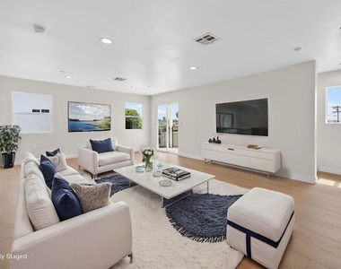 3436 Hunter Street - Photo Thumbnail 1