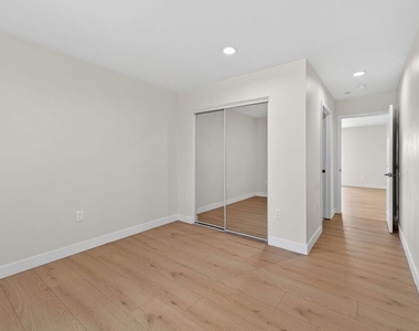 3436 Hunter Street - Photo Thumbnail 12