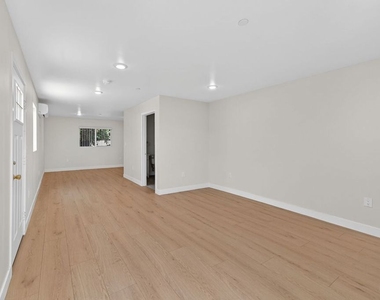 3436 Hunter Street - Photo Thumbnail 15