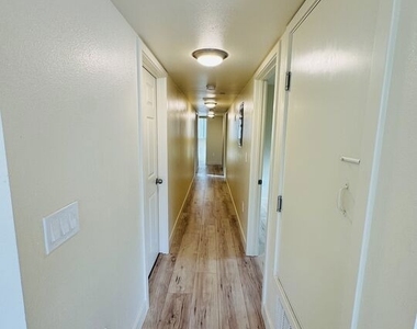 851 E 76th Place - Photo Thumbnail 3