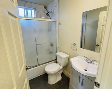 851 E 76th Place - Photo Thumbnail 5
